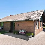 R614-rodvig-stevns-strandvaenget-1 * Rødvig